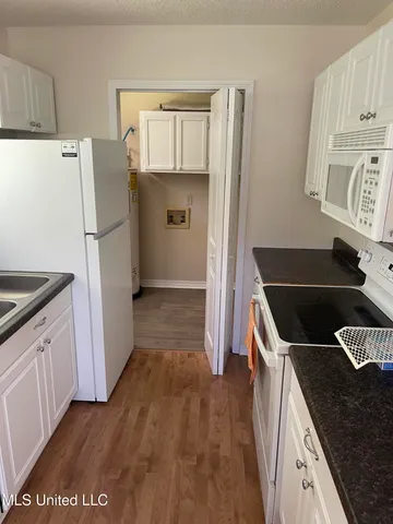 $1,300 | 1707 McLaurin Street, Waveland, MS 39576