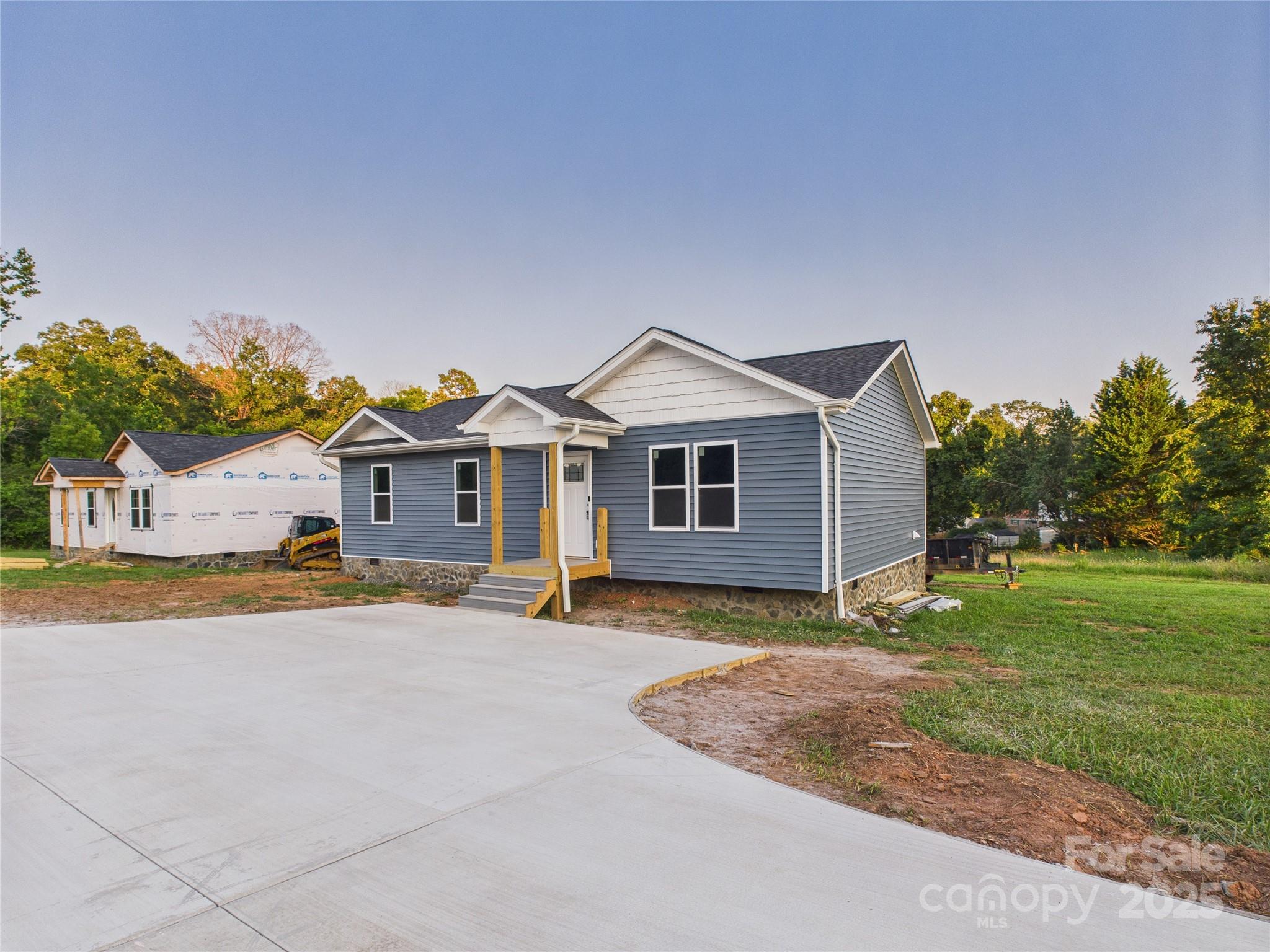 269 Pleasant Hill Road Hudson, NC 28638 - Photo 2 of 10 a view of a house with a yard