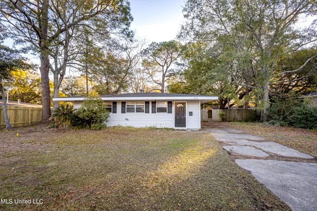 $1,400 | 2314 14th Street, Pascagoula, MS 39567