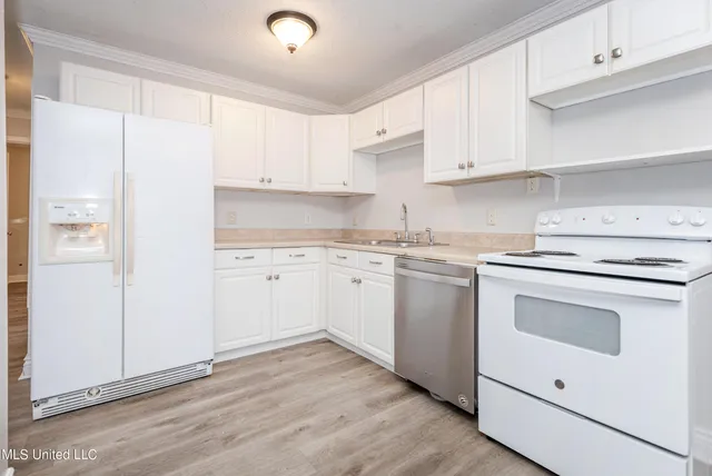 $1,400 | 2314 14th Street, Pascagoula, MS 39567