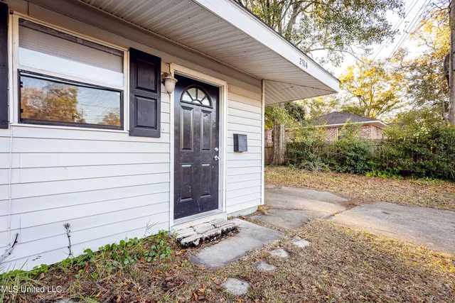 $1,400 | 2314 14th Street, Pascagoula, MS 39567