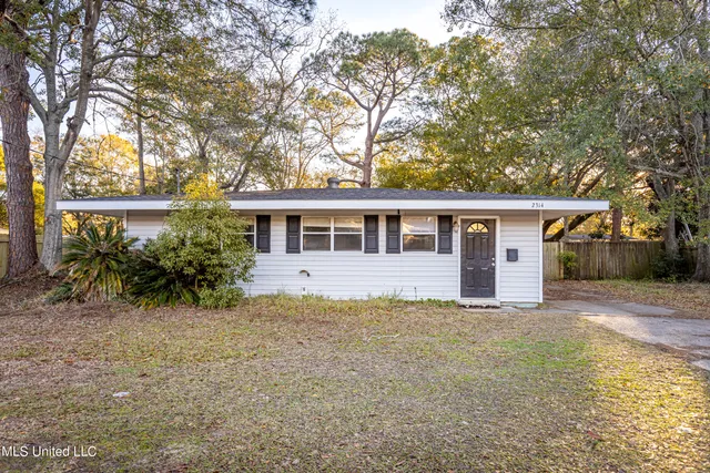 $1,400 | 2314 14th Street, Pascagoula, MS 39567