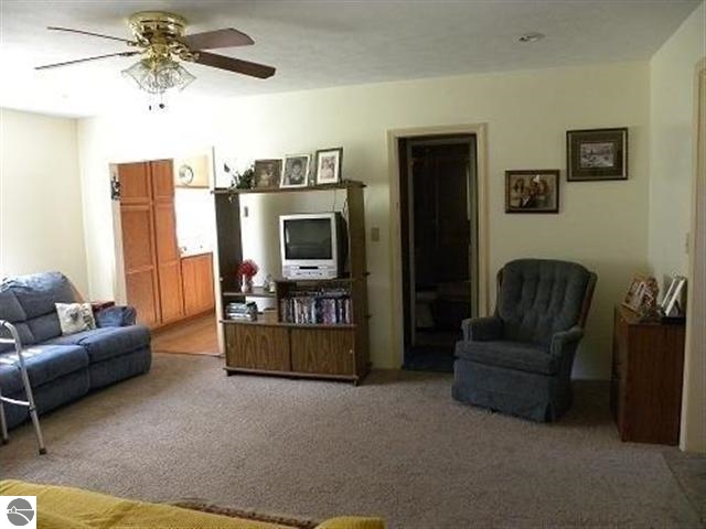 8608 South Coolidge Road Farwell, MI 48622 - Photo 4 of 13 1787406-3.JPG