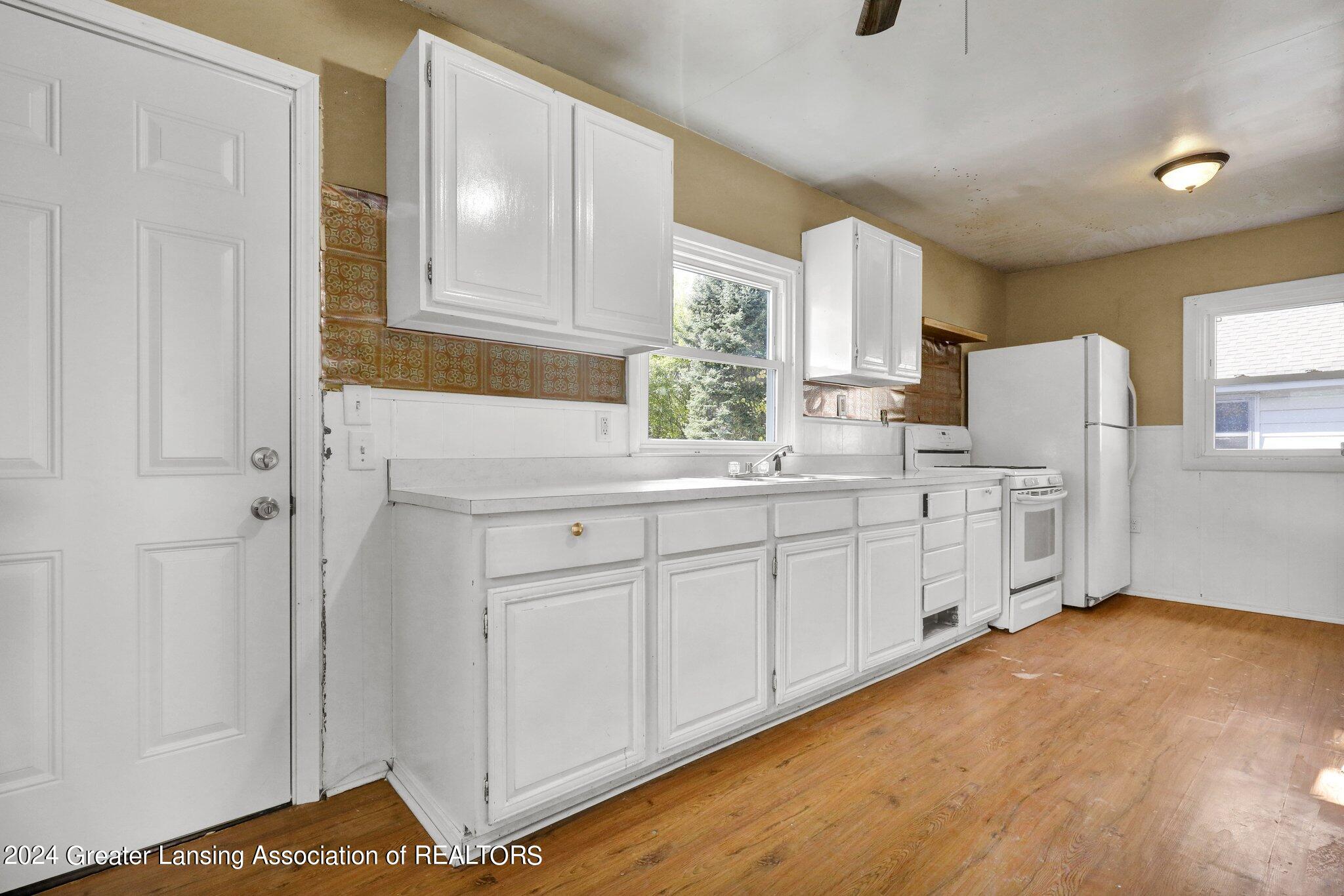 400 East Rouse Street Lansing, MI 48910 - Photo 10 of 16 10