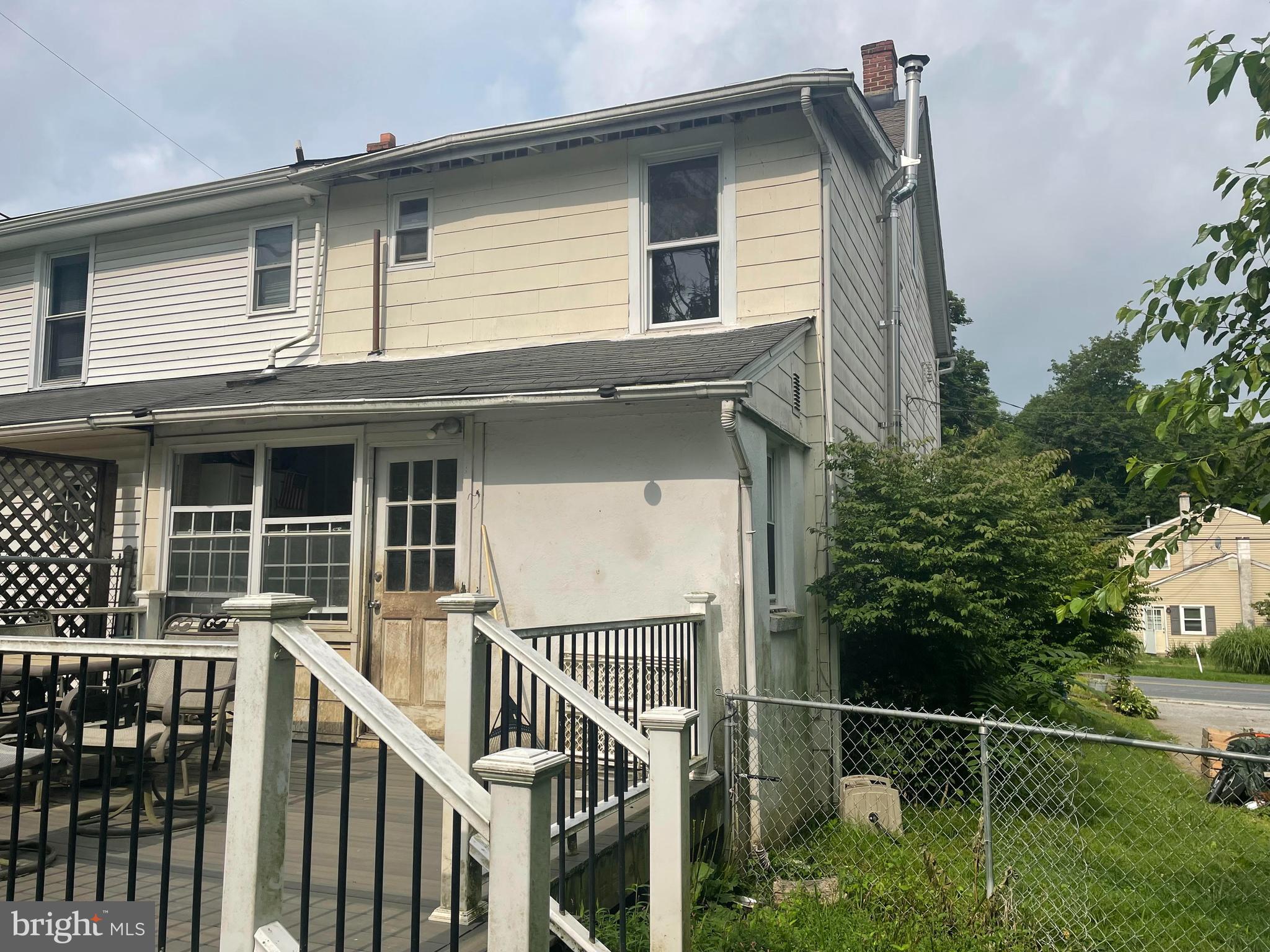Exterior back w/composite deck
