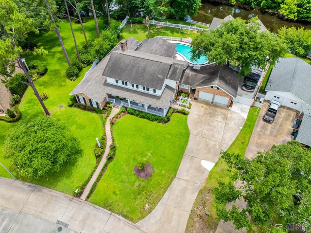 $985,000 | 510 Amarillo Drive, Houma, LA 70360