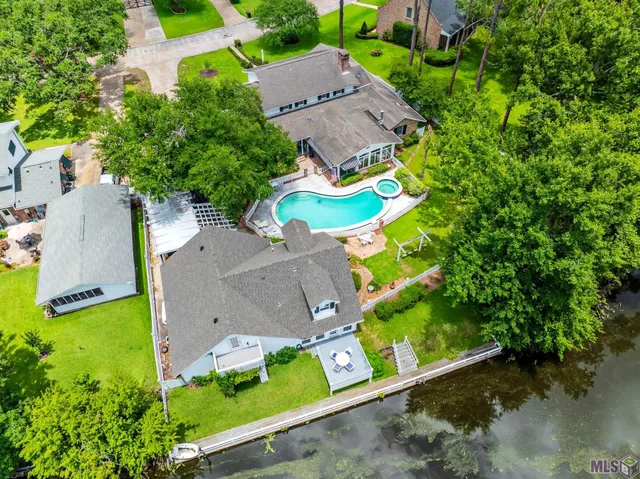 $985,000 | 510 Amarillo Drive, Houma, LA 70360