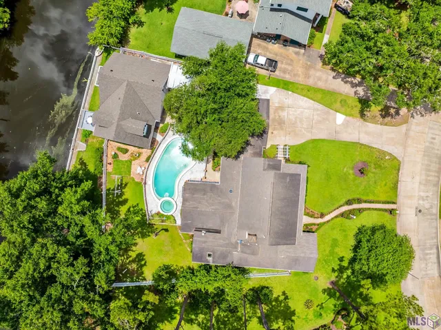 $985,000 | 510 Amarillo Drive, Houma, LA 70360