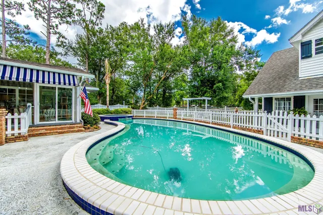 $985,000 | 510 Amarillo Drive, Houma, LA 70360