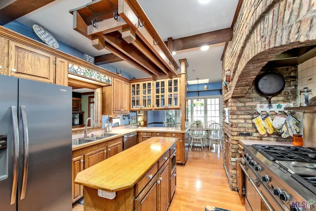 $985,000 | 510 Amarillo Drive, Houma, LA 70360