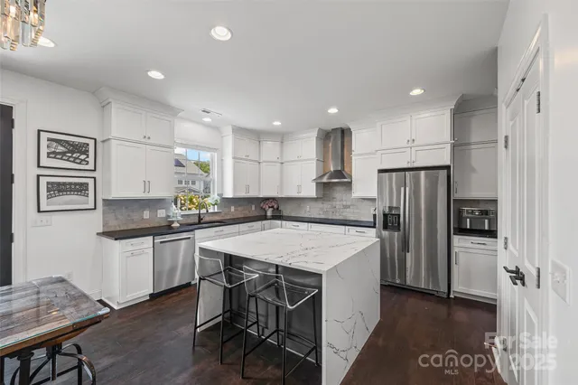 $600,000 | 17622 Austins Creek Drive, Charlotte, NC 28278