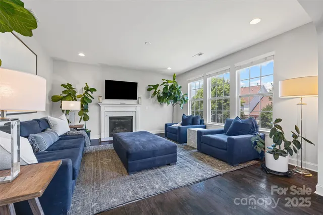 $600,000 | 17622 Austins Creek Drive, Charlotte, NC 28278