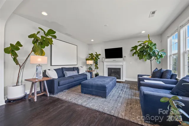 $600,000 | 17622 Austins Creek Drive, Charlotte, NC 28278