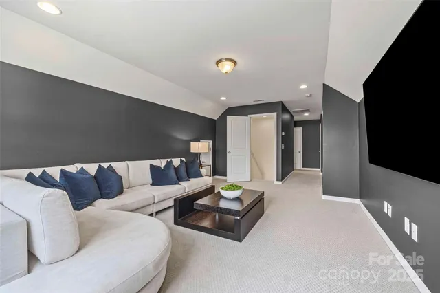 $600,000 | 17622 Austins Creek Drive, Charlotte, NC 28278