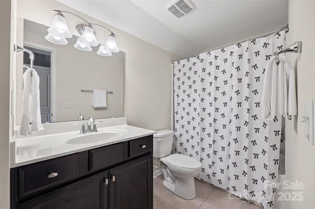 $600,000 | 17622 Austins Creek Drive, Charlotte, NC 28278