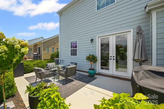 $600,000 | 17622 Austins Creek Drive, Charlotte, NC 28278