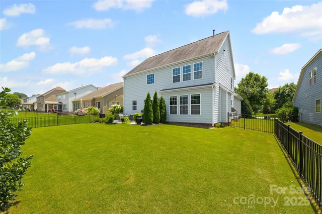 $600,000 | 17622 Austins Creek Drive, Charlotte, NC 28278