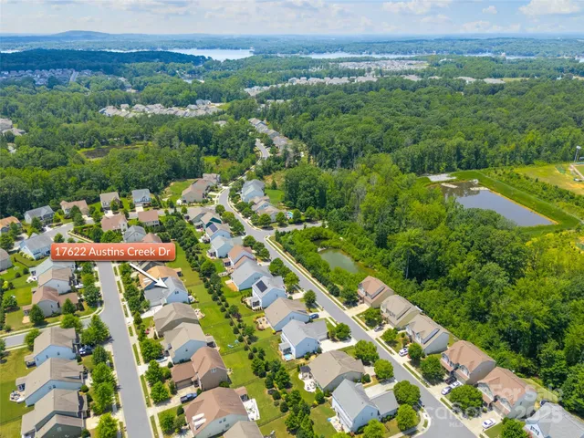 $600,000 | 17622 Austins Creek Drive, Charlotte, NC 28278