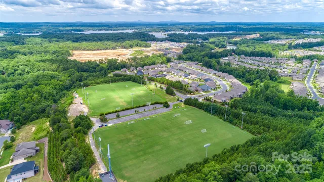 $600,000 | 17622 Austins Creek Drive, Charlotte, NC 28278