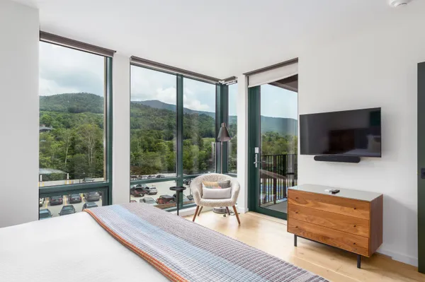 $2,459,000 | 69 Hourglass Drive, Unit 405, Stowe, VT 05672