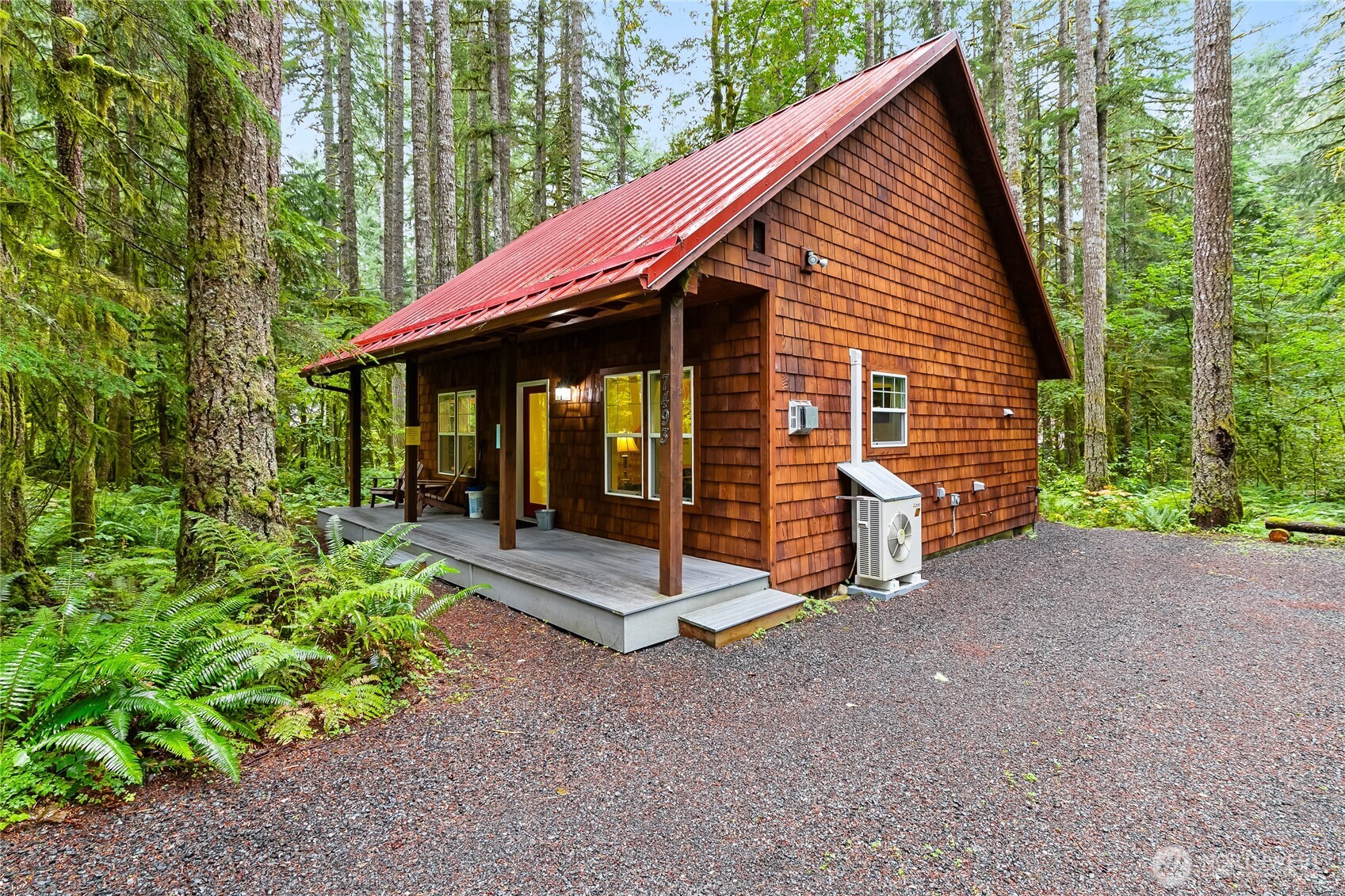 7493 Miller Way Deming, WA 98244 - Photo 4 of 37