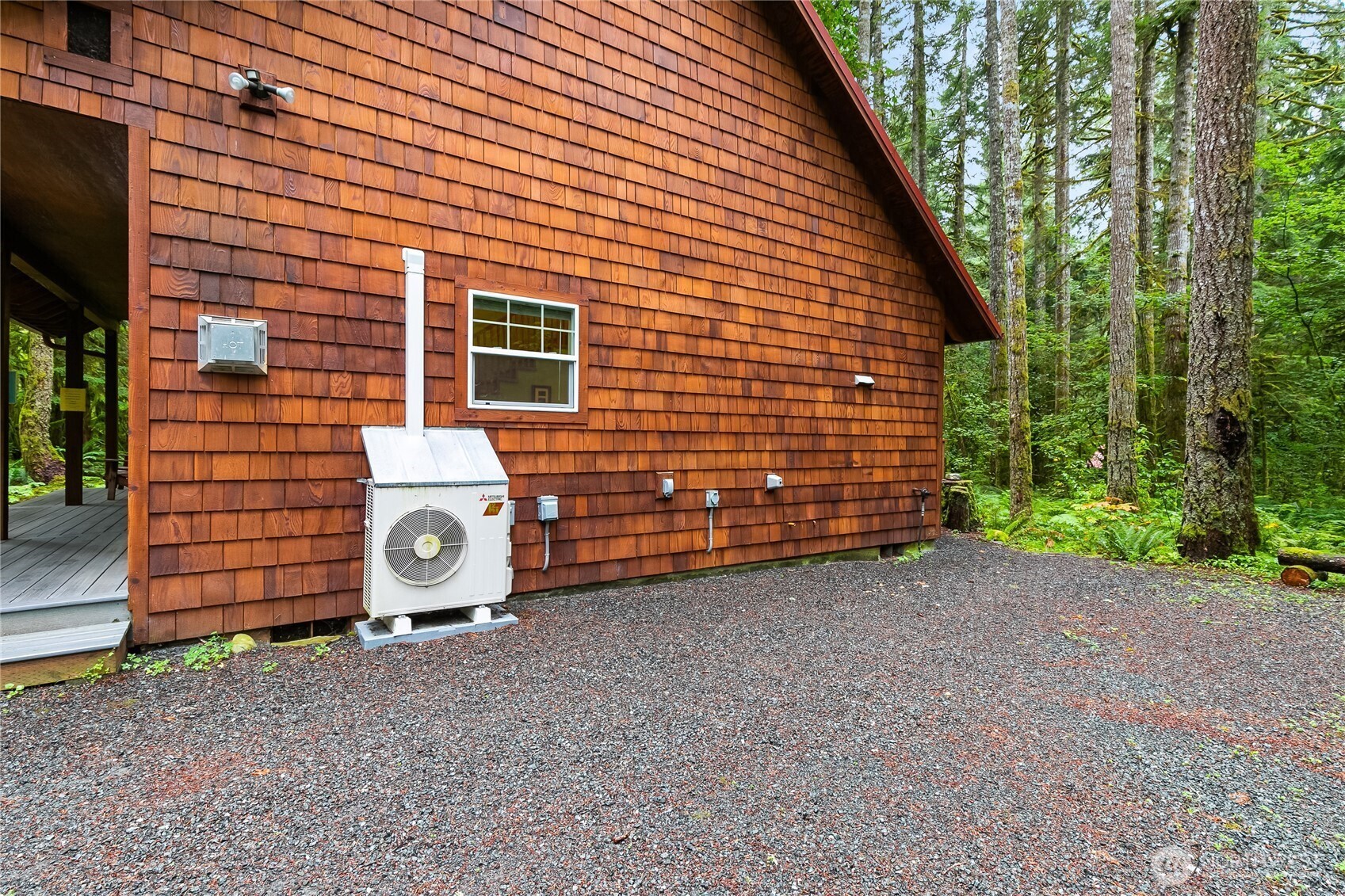 7493 Miller Way Deming, WA 98244 - Photo 6 of 37