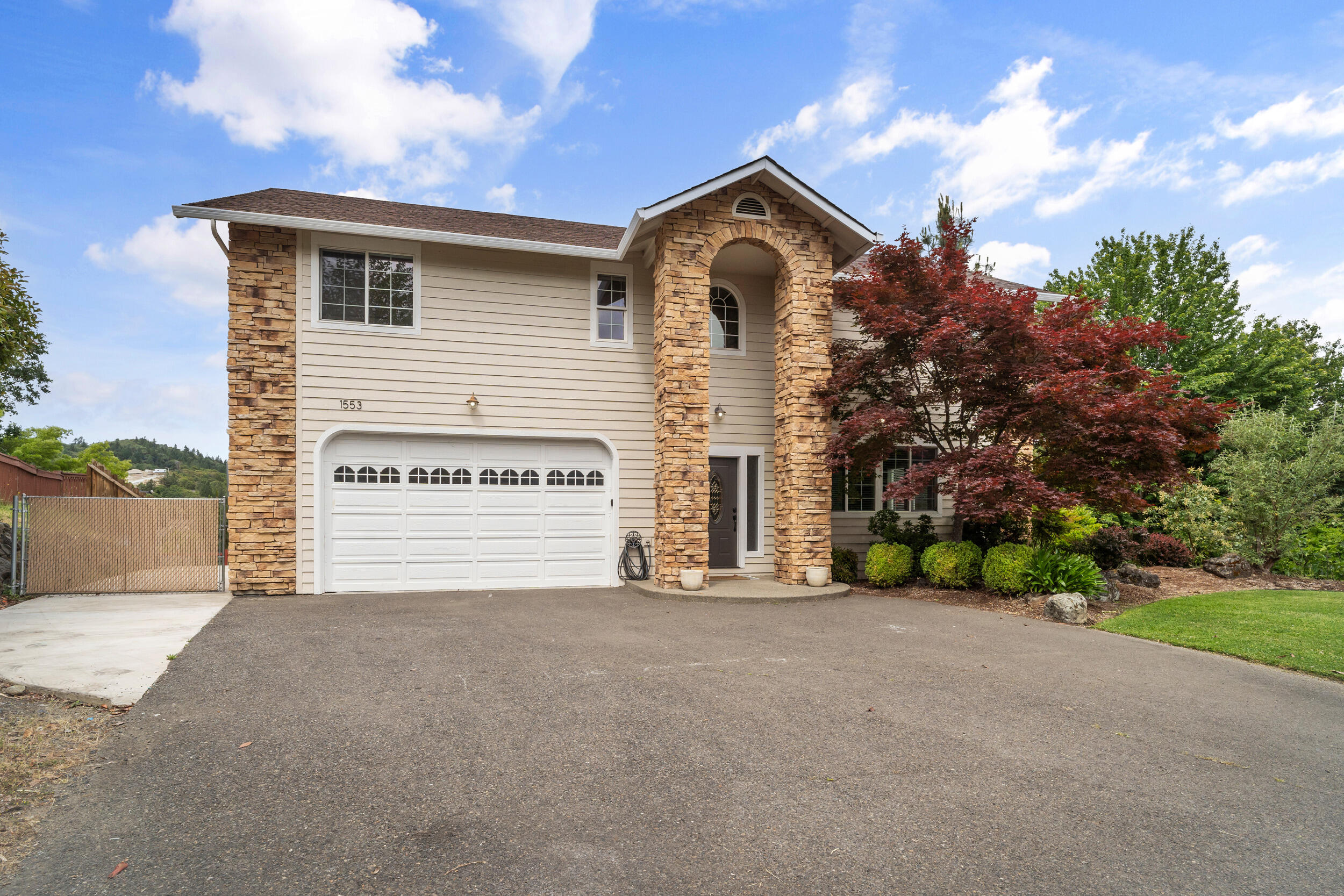1553 Panoramic Loop Grants Pass, OR 97527 - Photo 48 of 51