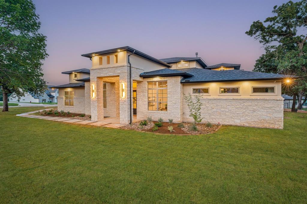 4009 Pinnacle Ridge Way Granbury, TX 76049 - Photo 2 of 35