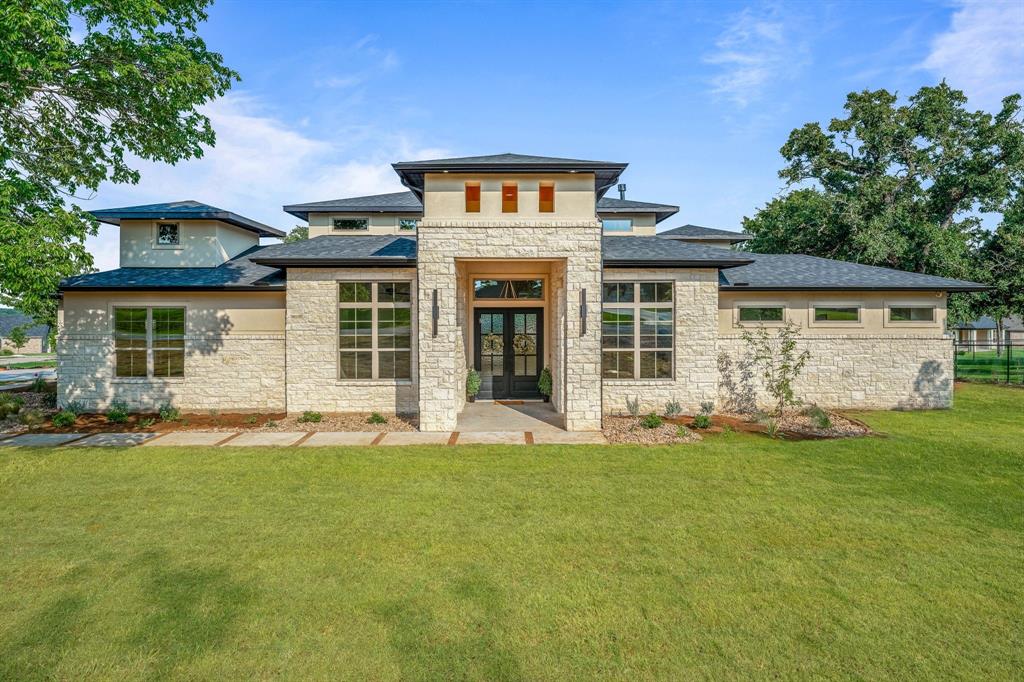 4009 Pinnacle Ridge Way Granbury, TX 76049 - Photo 3 of 35