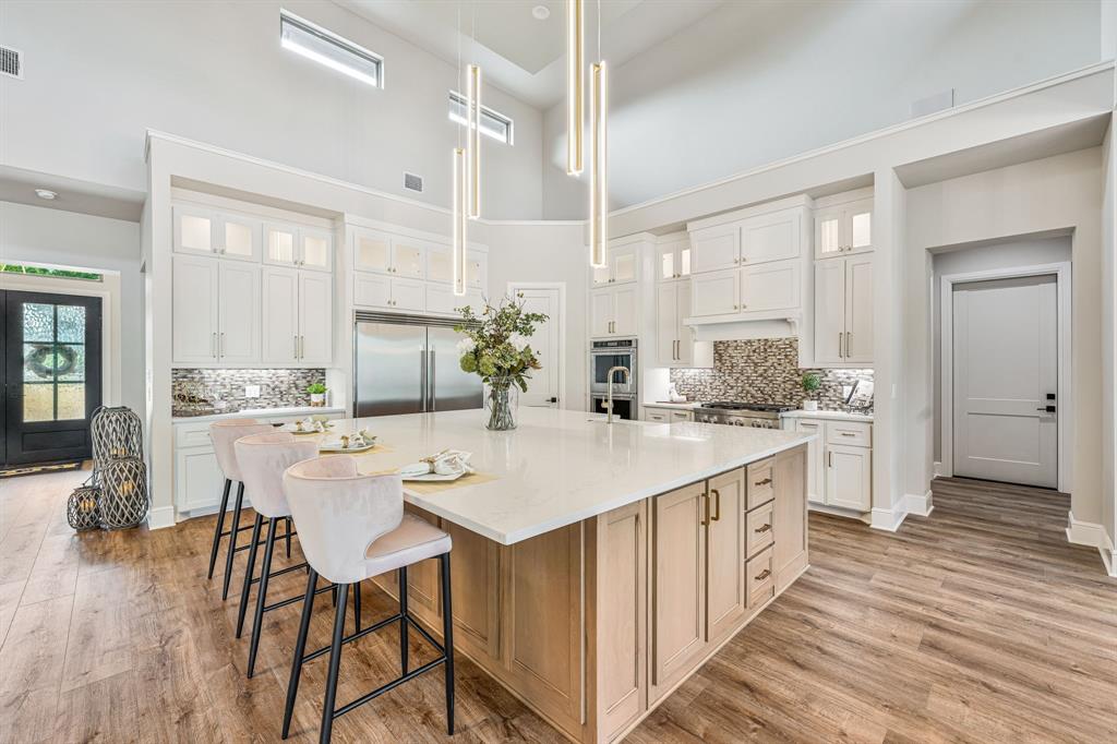 4009 Pinnacle Ridge Way Granbury, TX 76049 - Photo 4 of 35