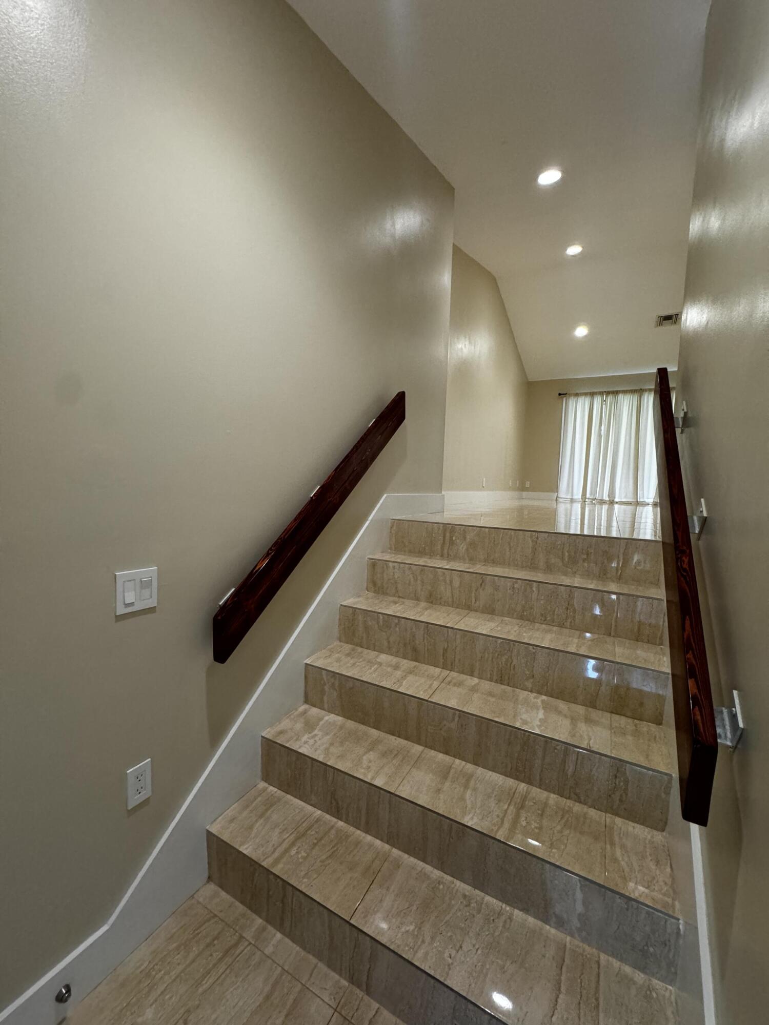 5520 Coach House Circle, Unit G Boca Raton, FL 33486 - Photo 4 of 41 4