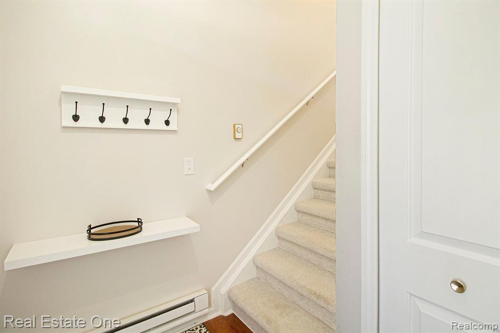4268 Hampton Ridge Boulevard Howell, MI 48843 - Photo 4 of 24