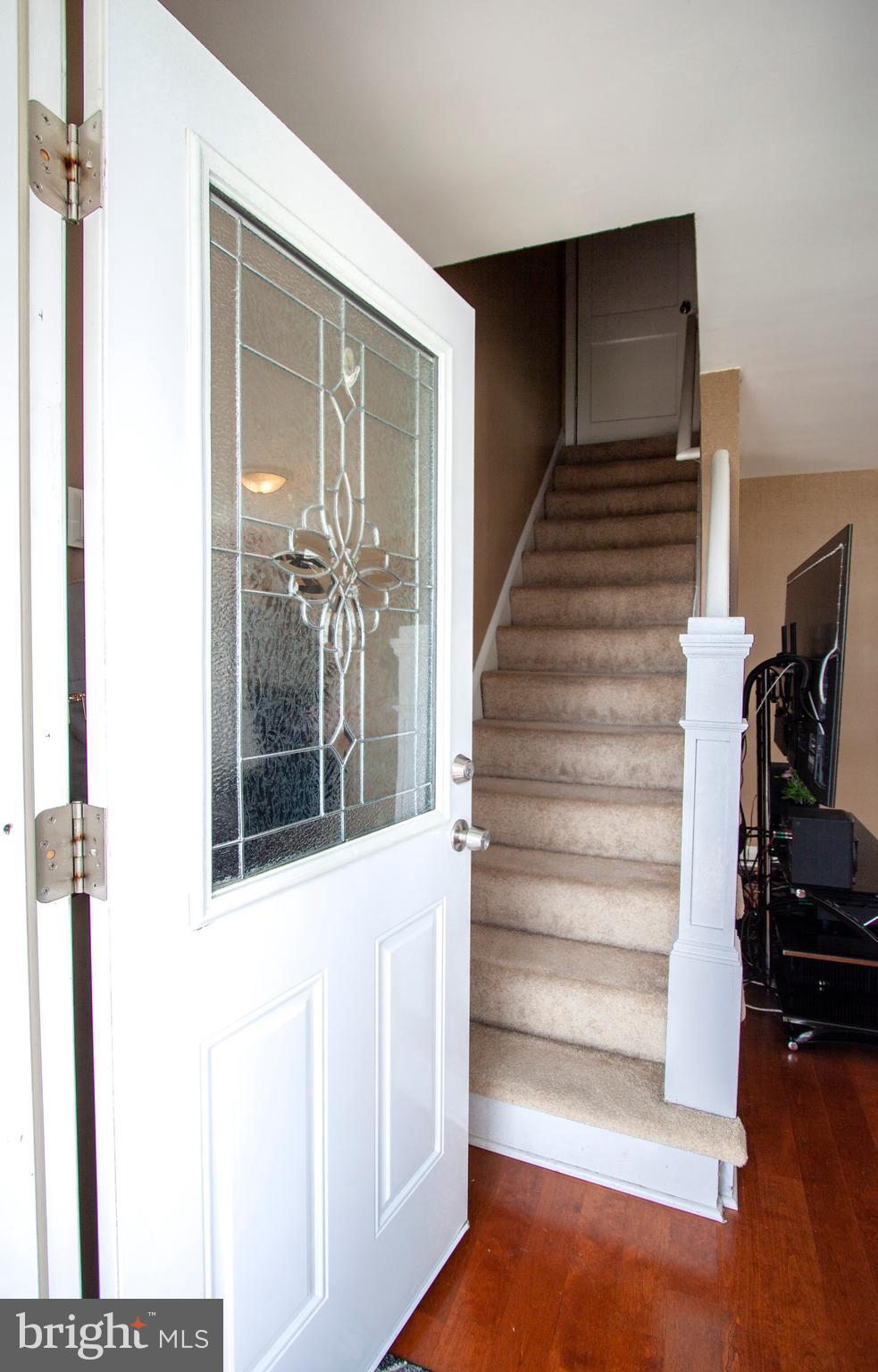 1232 Hilldale Road Baltimore, MD 21237 - Photo 5 of 46 Come on in!