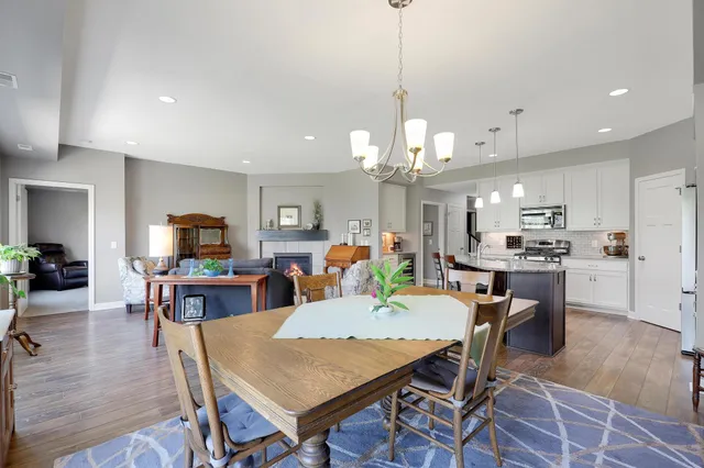 $564,900 | 8824 Upper 7th Place North, Lake Elmo, MN 55042