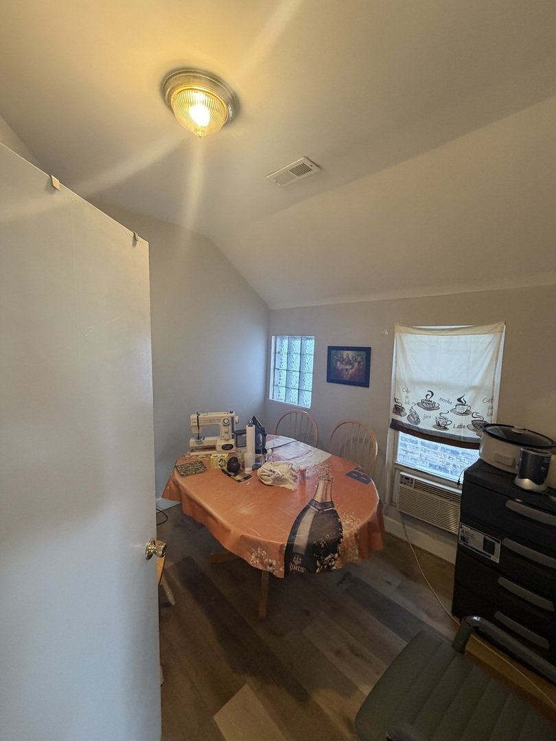 7009 South Perry Avenue Chicago, IL 60621 - Photo 8 of 21 Gallery Image 8