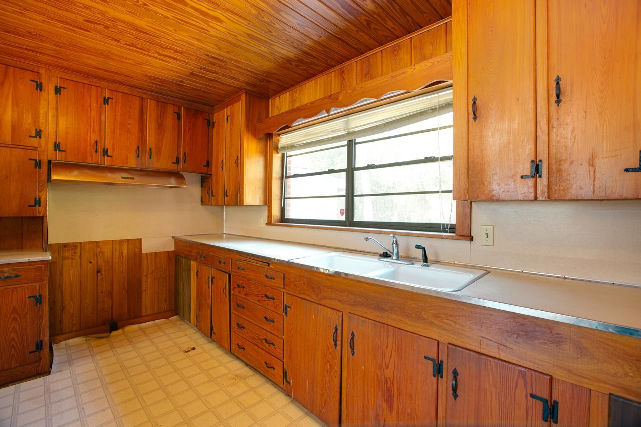 1606 Myrick Road Tallahassee, FL 32303 - Photo 9 of 24 Gallery Image 9