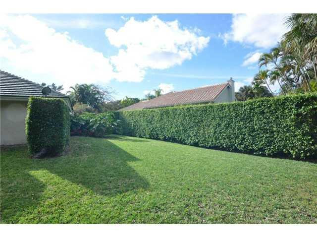 761 North Parkside Creek Boca Raton, FL 33486 - Photo 12 of 15 Yard/Garden