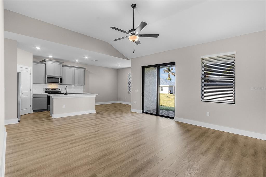 2405 Gallagher Road Dover, FL 33527 - Photo 3 of 12
