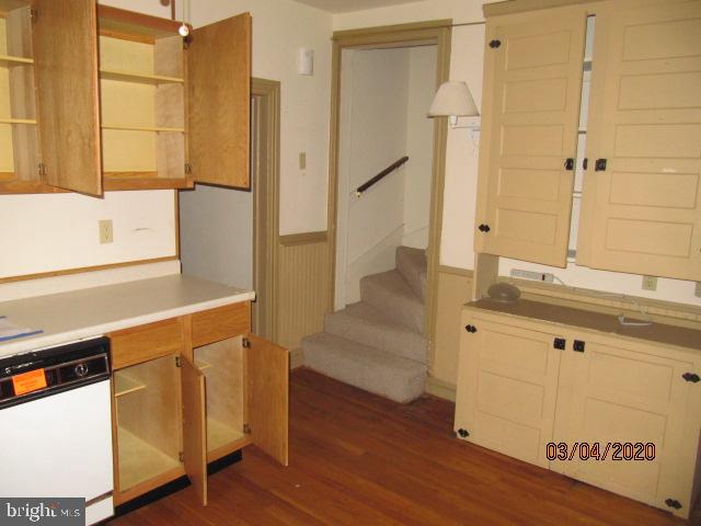 124 Locust Street Hanover, PA 17331 - Photo 5 of 21 KITCHEN