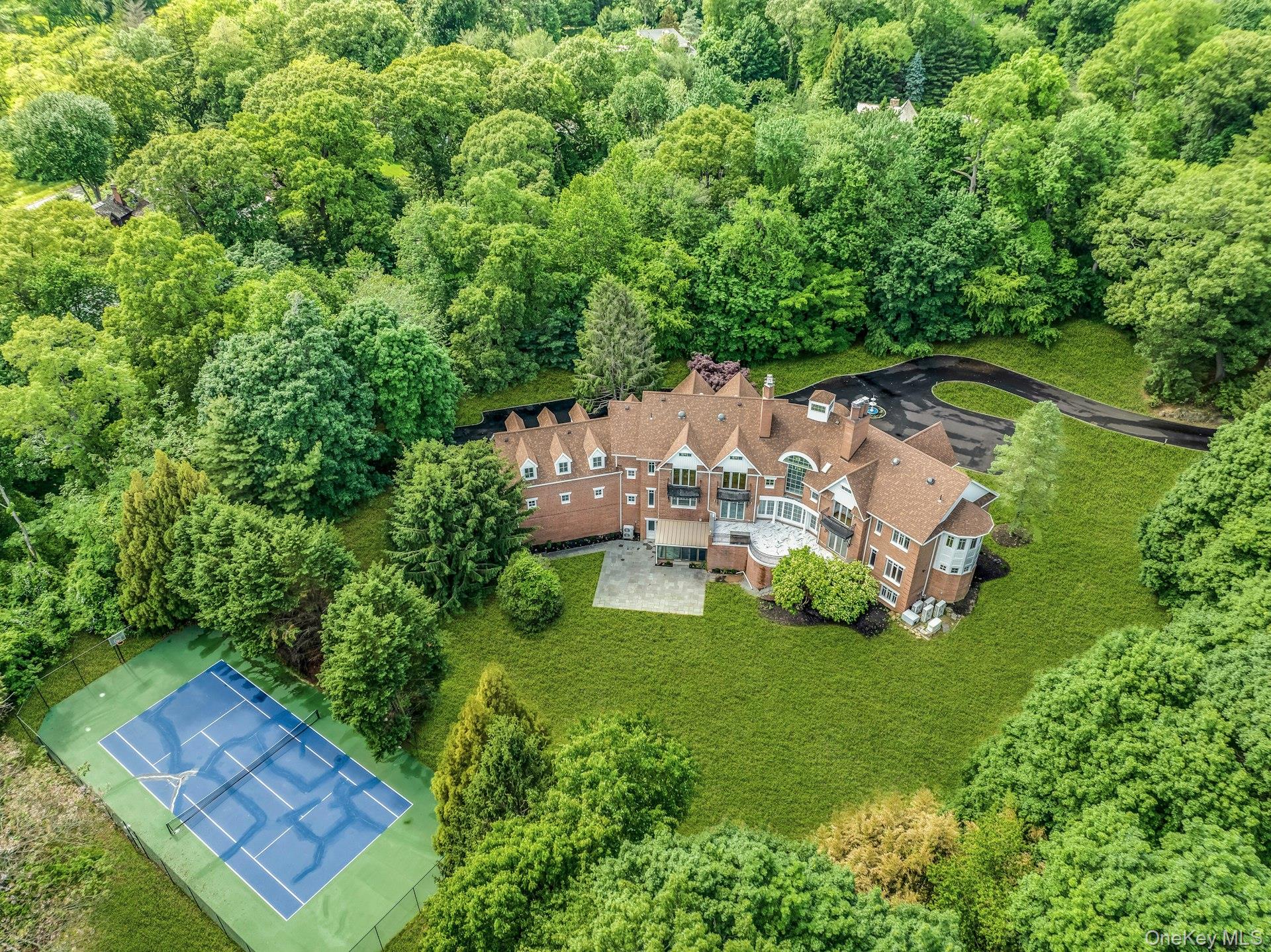 12 Saddle Ridge Road Old Westbury, NY 11568 - Photo 3 of 50