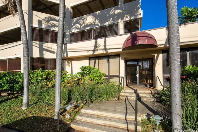 $2,400 | 747 Wiliwili Street, Unit 1502, Honolulu, HI 96826