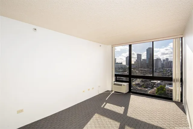 $2,400 | 747 Wiliwili Street, Unit 1502, Honolulu, HI 96826