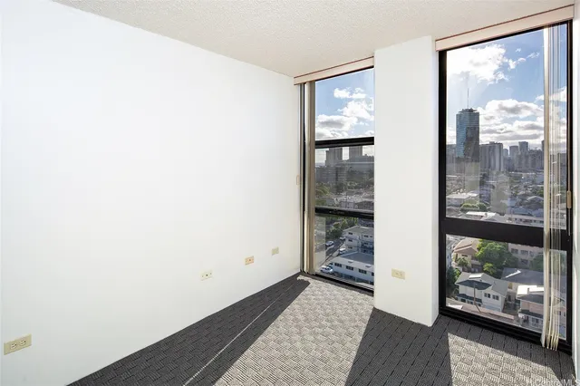 $2,400 | 747 Wiliwili Street, Unit 1502, Honolulu, HI 96826