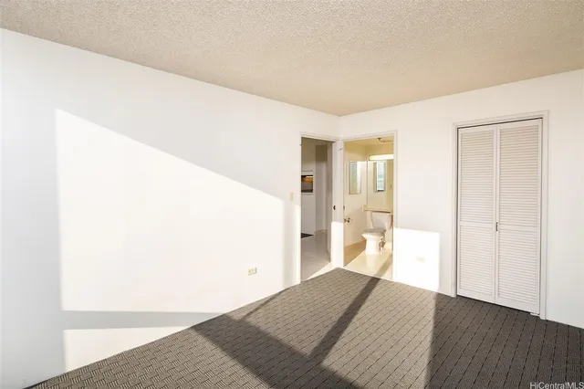 $2,400 | 747 Wiliwili Street, Unit 1502, Honolulu, HI 96826