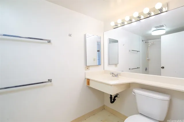 $2,400 | 747 Wiliwili Street, Unit 1502, Honolulu, HI 96826