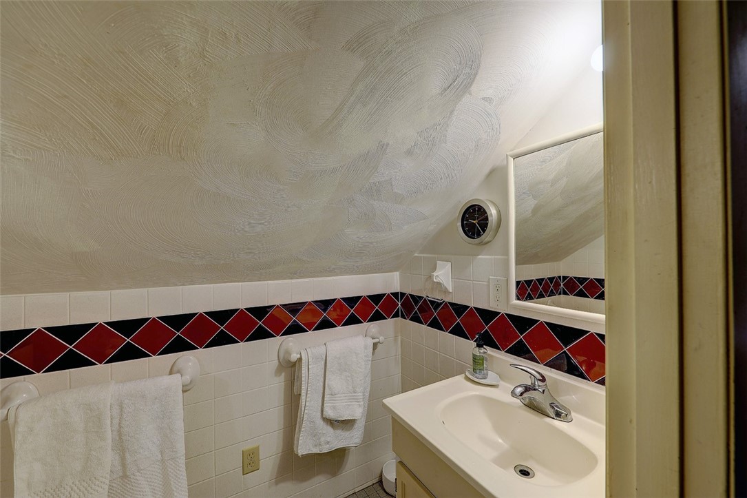 104 Roffee Street Barrington, RI 02806 - Photo 14 of 21 Gallery Image 14