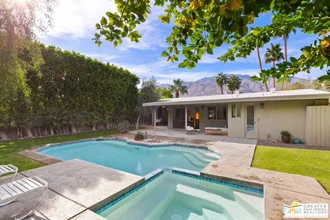 $1,095,000 | 530 North Calle Rolph, Palm Springs, CA 92262