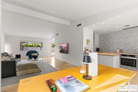 $1,095,000 | 530 North Calle Rolph, Palm Springs, CA 92262