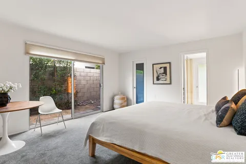 $1,095,000 | 530 North Calle Rolph, Palm Springs, CA 92262