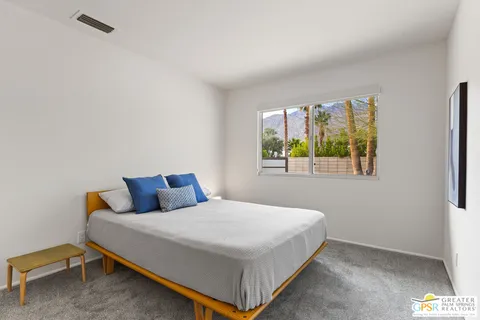 $1,095,000 | 530 North Calle Rolph, Palm Springs, CA 92262